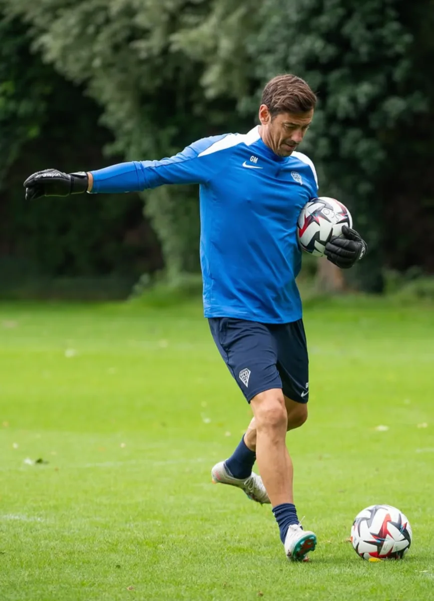 SWEAT TRAINING 24/25 – Image 2