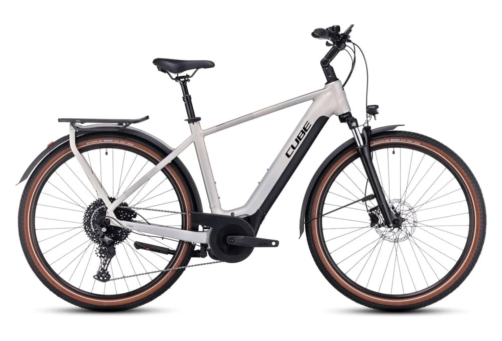 VTC Électrique Cube Touring Hybrid Pro 500 Shimano Deore 11V 500 Wh 700 mm Argent Pearly 2023