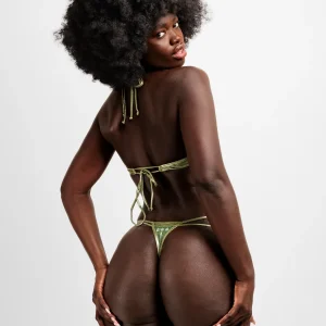 bellesdespins-maillotdebain-echancre-collectionhiver-22_44855770-2cb9-4ef6-8ef9-b8d5f813989a.jpgv1762296492 Laricio String Vert Métallique